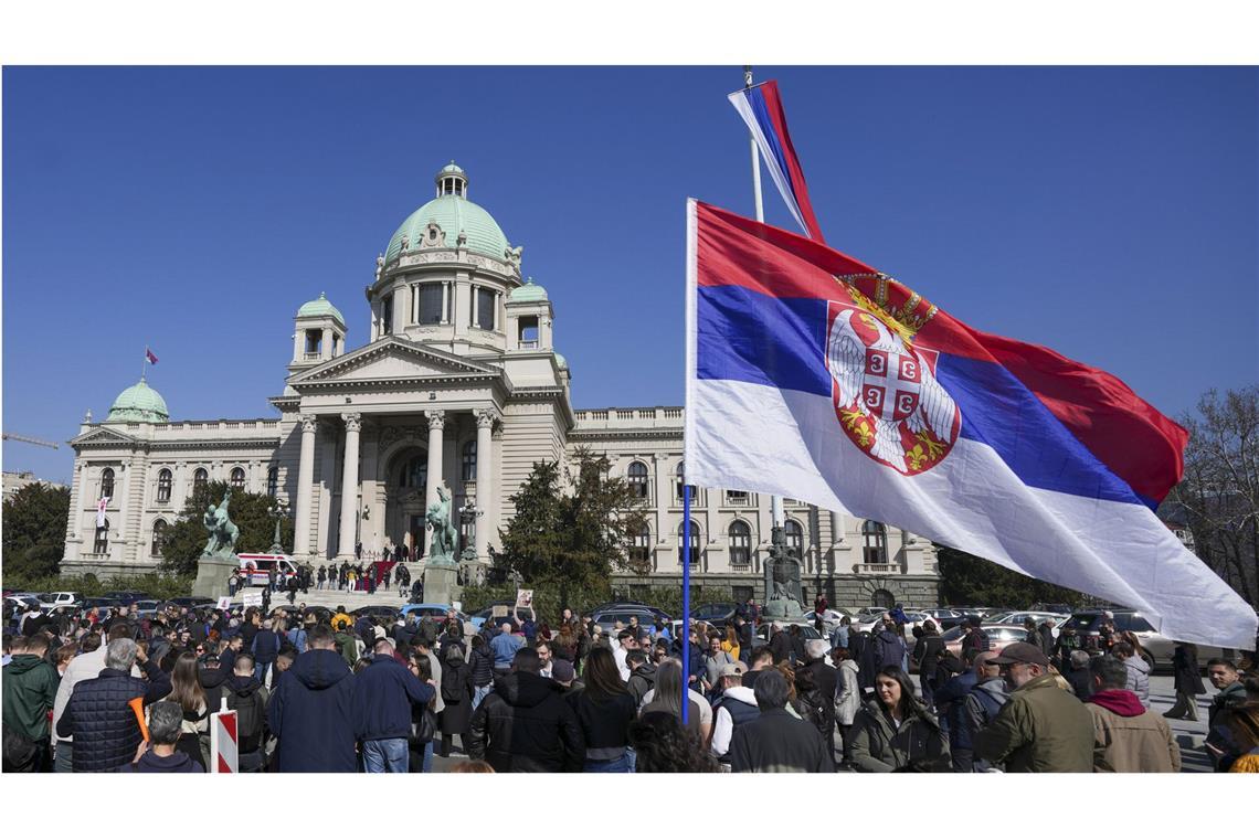 Serbiens Studenten beenden Blockade des Staatsfernsehens In Serbien dauern die Proteste gegen die Regierung von Präsident Vucic an. (Archivbild)