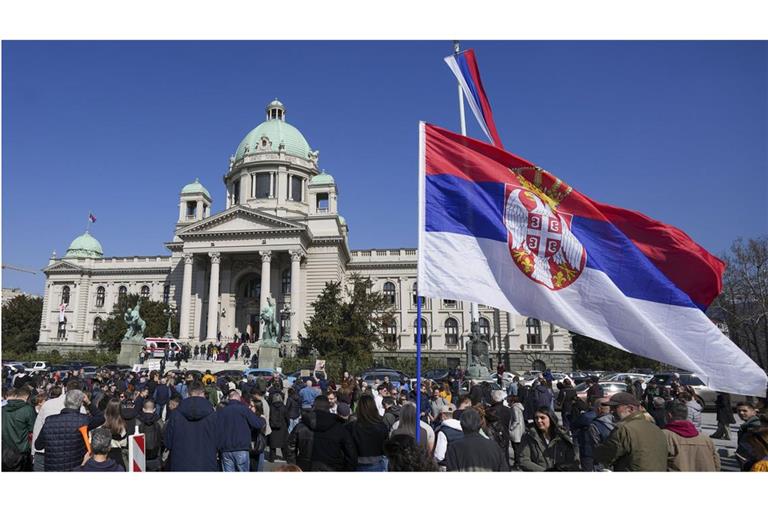 In Serbien dauern die Proteste gegen die Regierung von Präsident Vucic an. (Archivbild)