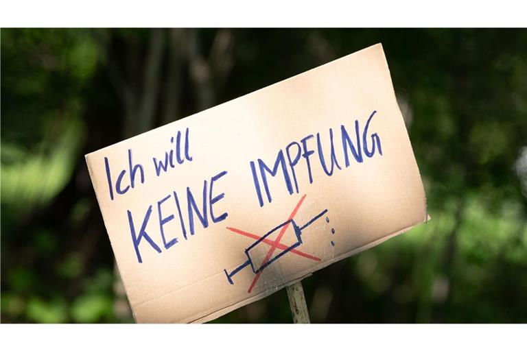 In sozialen Netzwerken wird vor angeblichem „Turbokrebs“ durch Impfen gewarnt. (Symbolbild)