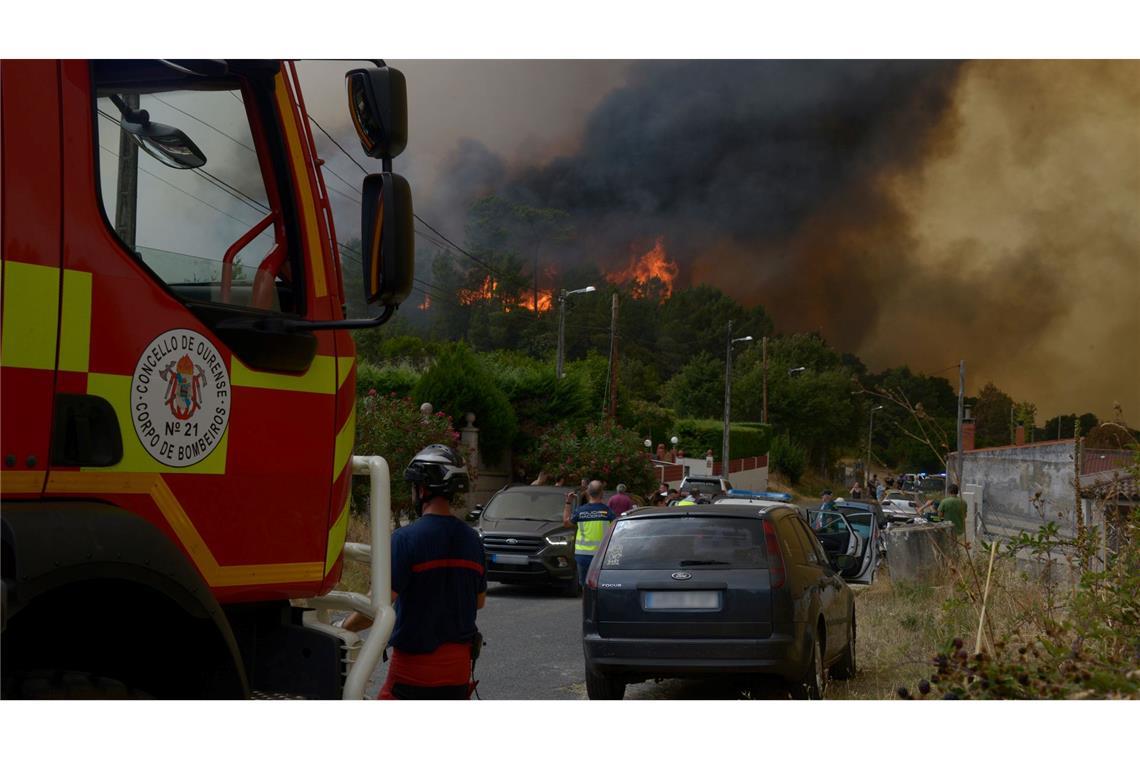 In Spanien gebe es derzeit insgesamt 14 größere aktive Feuer, sagte die Ministerin für Ökologischen Wandel, Sara Aagesen.