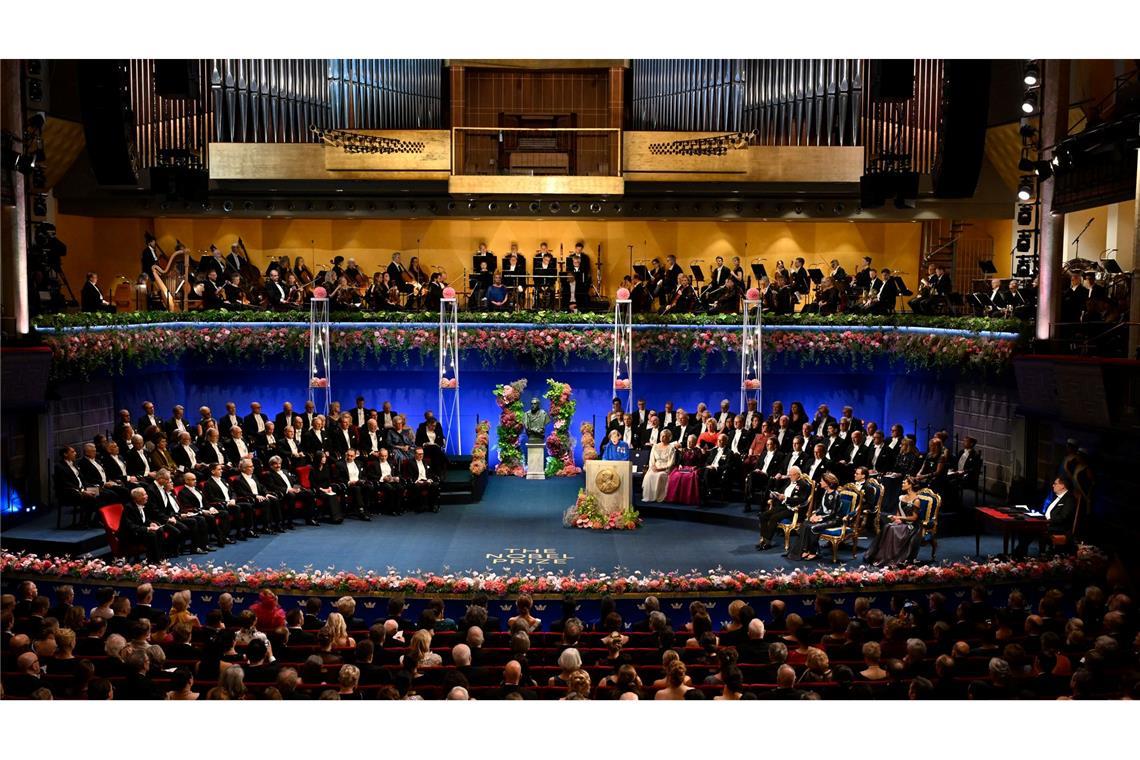 Nobelpreisträger in Stockholm geehrt In Stockholm sind wieder Nobelpreise vergeben worden.
