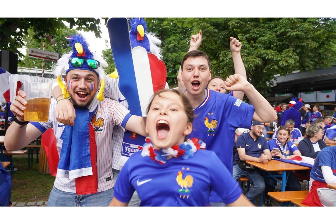 In Stuttgart feierten die Franzosen vor der Partie ein Fußballfest.