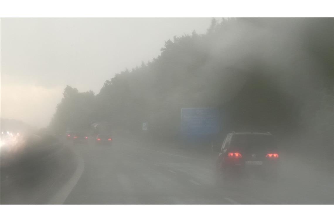 In Teilen Deutschlands sind am Freitag Niederschläge von bis zu 30 Litern pro Quadratmeter möglich. (Symbolbild)