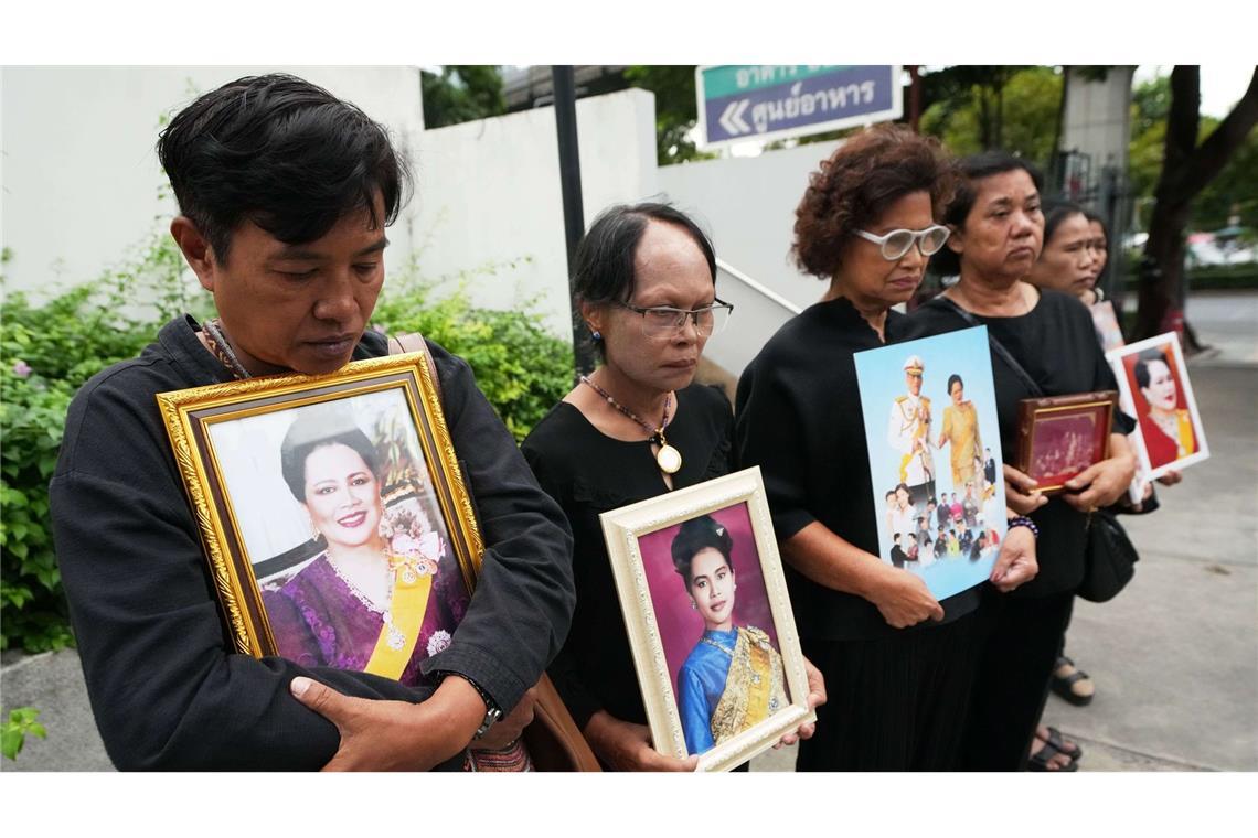 "Asiens Jacky Kennedy": Thailands Ex-Königin Sirikit ist tot "Asiens Jacky Kennedy": Thailands Ex-Königin Sirikit ist tot