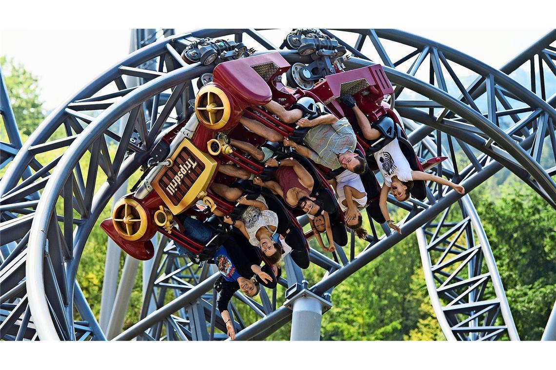 Tripsdrill, Europa-Park und Co.: Das ist ab dieser Saison neu In Tripsdrill geht es schon bald wieder auf wilde Achterbahnfahrt. (Archivbild)