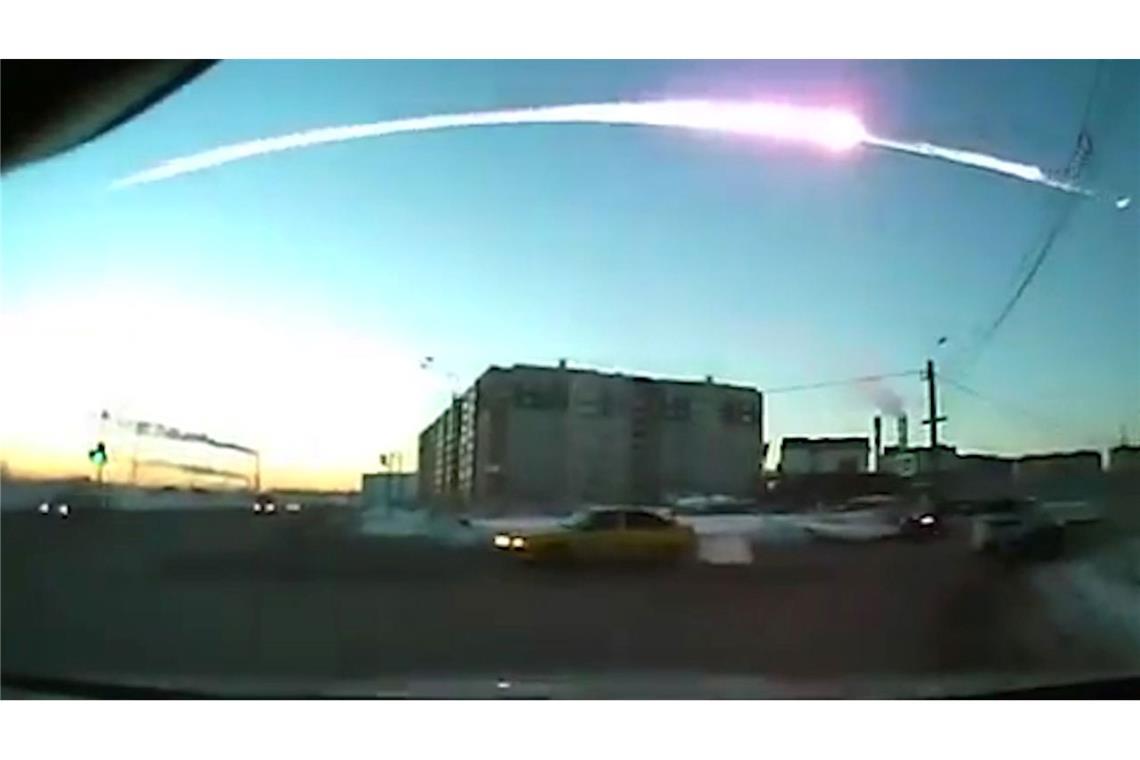 Asteroiden sind latente Gefahr - Einschlag auf dem Mond? In Tscheljabinsk wurden 2013 rund 1.500 Menschen durch die Auswirkungen eines Himmelskörpers verletzt. (Archivbild)