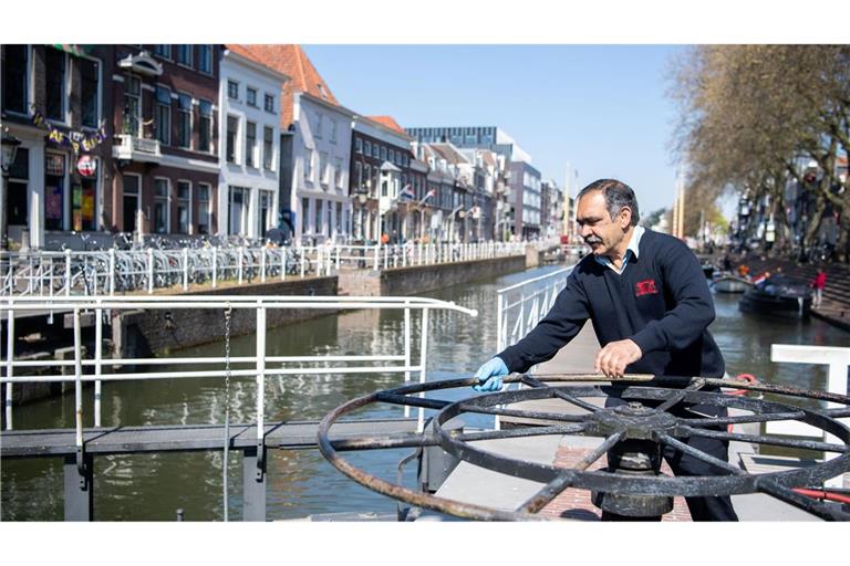 In Utrecht in den Niederlanden gibt es eine Schleuse mit virtueller Türklingel für Fische.