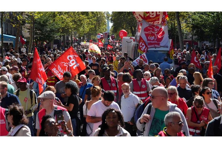 In zahlreichen Städten Frankreichs haben Menschen protestiert.
