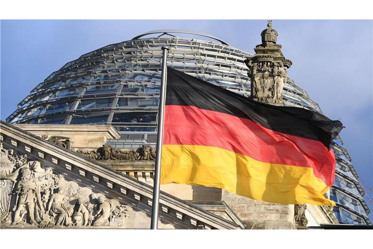 In zwei Wochen wird der Bundestag neugewählt - die Rangfolge der Parteien in der Wählergunst blieb laut Umfragen zuletzt weitgehend stabil. (Archivbild)