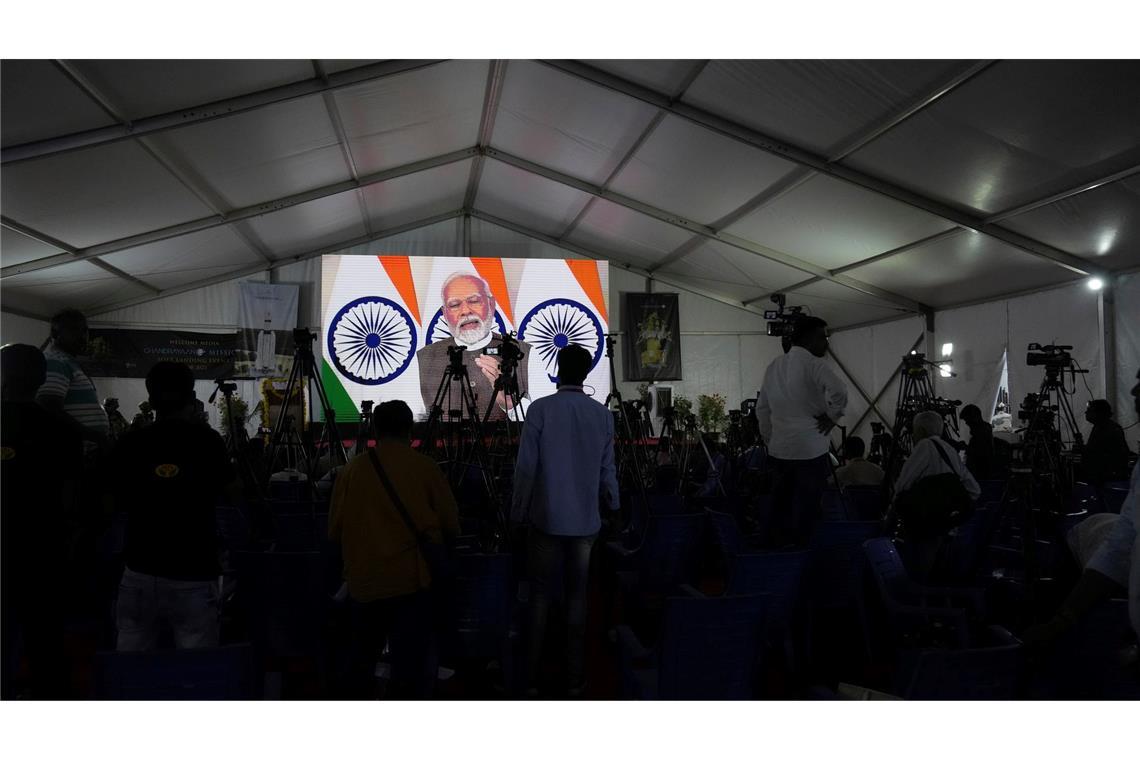 Indien: Andock-Manöver von zwei Satelliten geglückt Indiens Premierminister Narendra Modi verfolgt die Aktivitäten der indischen Weltraumbehörde genau, wie hier bei der erfolgreichen Mondlandung Indiens. (Archivfoto)