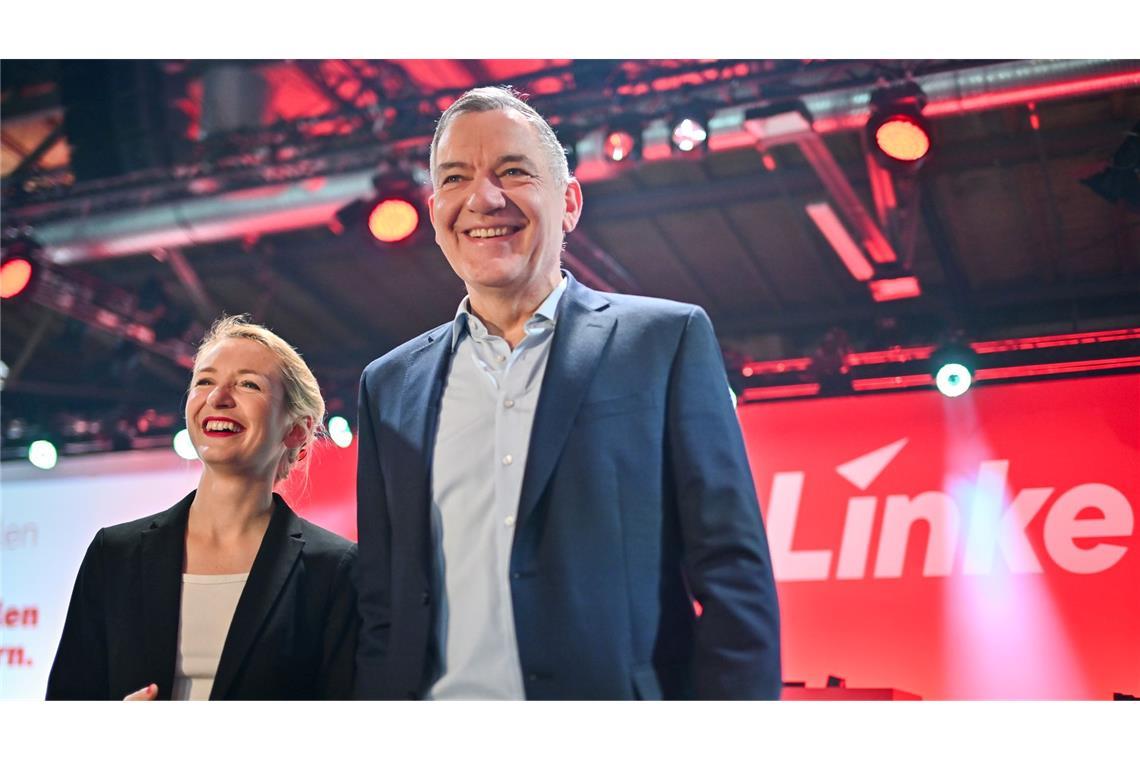Linke als "coole Straßenkicker" im Wahlkampf Ines Schwerdtner und Jan van Aken grenzen sich beim Bundesparteitag der Linken scharf gegen die übrigen Parteien im Bundestag ab.