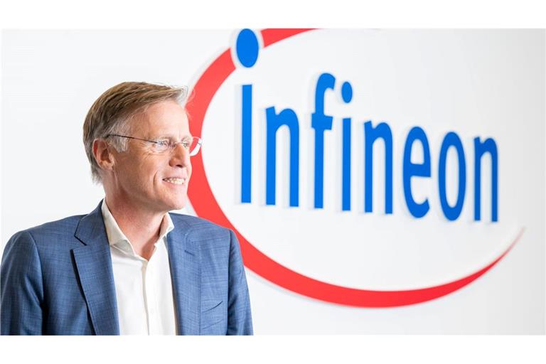 Infineon-Chef Jochen Hanebeck muss die Umsatzprognose wieder senken. (Archivbild)