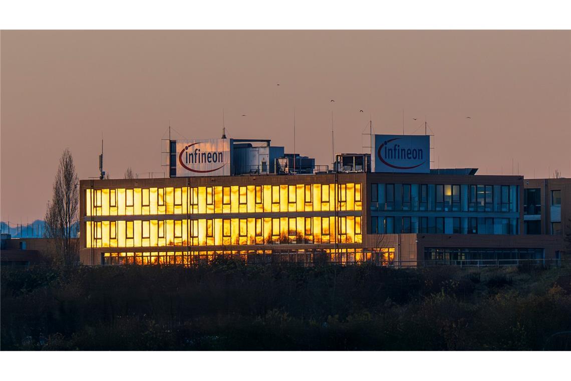 Infineon hofft im neuen Geschäftsjahr auf Rückenwind durch KI.