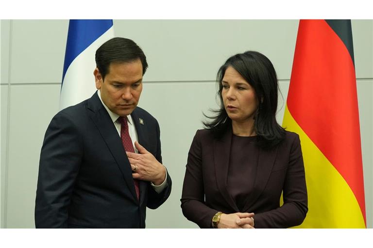 Informierte Nato-Partner in Brüssel über die Friedensbemühungen seines Präsidenten Donald Trump: US-Außenminister Marco Rubio, hier mit seiner deutschen Kollegin Annalena Baerbock.