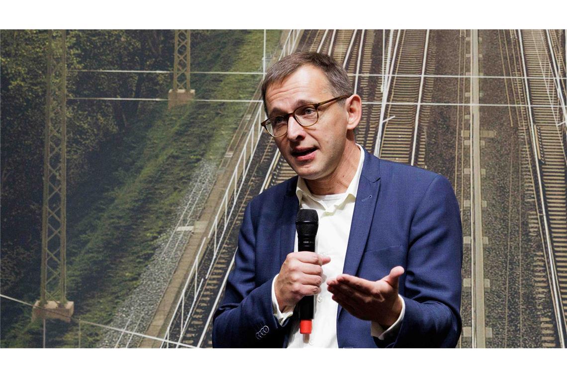 Deutsche Bahn sieht Wendepunkt bei der Infrastruktur InfraGo-Vorstand Philipp Nagl erwartet, dass der Zugverkehr bei gleichbleibenden Investitionen in wenigen Jahren merklich besser wird. (Archivbild)