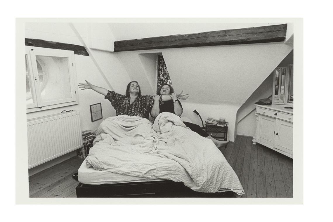 Zeig mir, wie du wohnst, und ich sage dir, wie kaputt du bist Inge Werth: Aus der Fotoserie „Im Bett“; o.J.