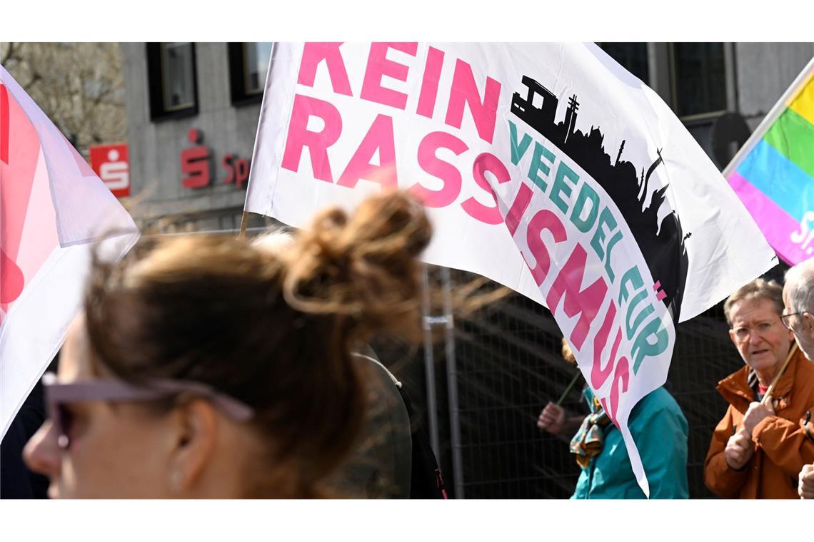 Initiativen gegen Rechtsextremismus und Rassismus sehen sich einer Analyse der Amadeu Antonio Stiftung systematisch unter Druck gesetzt. (Archivbild)