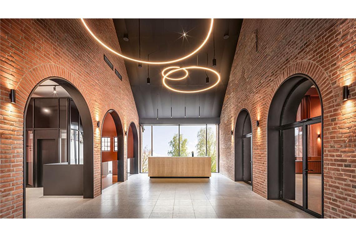 Beste Innenarchitektur Deutschlands gekürt – Stuttgarter Studios erfolgreich Innenarchitektin Charlotte Greifenstein und Architekt Frank Dittel von Dittel Architekten aus Stuttgart haben eine ehemalige Brauerei in Schlitz in ein kulturelles Zentrum umgebaut.