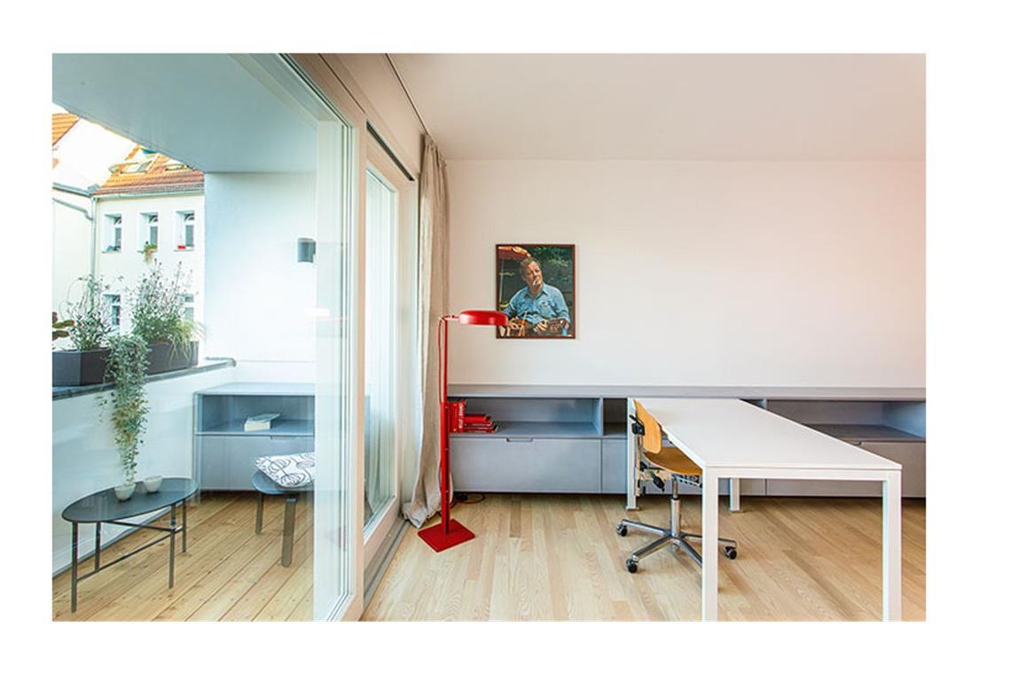 Beste Innenarchitektur Deutschlands gekürt – Stuttgarter Studios erfolgreich Innenarchitektin Elisabeth Müller hat ein 33 Quadratmeter kleines Apartment in Berlin umgestaltet und . . .