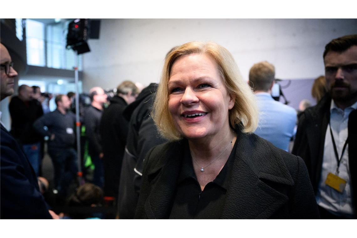 "Monströse Tat" - Aufklärung nach Terrortat erst am Anfang Innenpolitiker erwarten Aufklärung von Ministerin Nancy Faeser.
