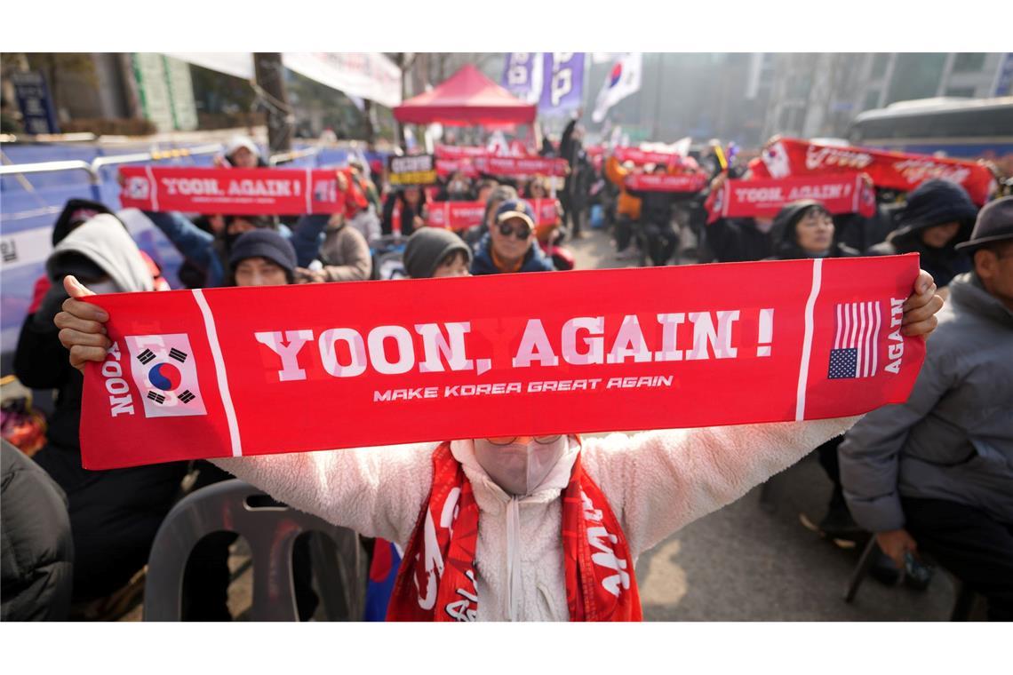 Insbesondere bei vielen älteren Südkoreanern genießt Ex-Präsident Yoon Suk Yeol nach wie vor hohe Beliebtheit.