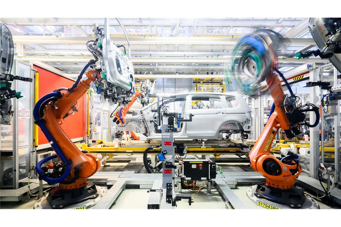 Industrieproduktion nimmt überraschend stark Fahrt auf Insbesondere die Produktion in der Automobilindustrie ist zu Jahresbeginn gestiegen.