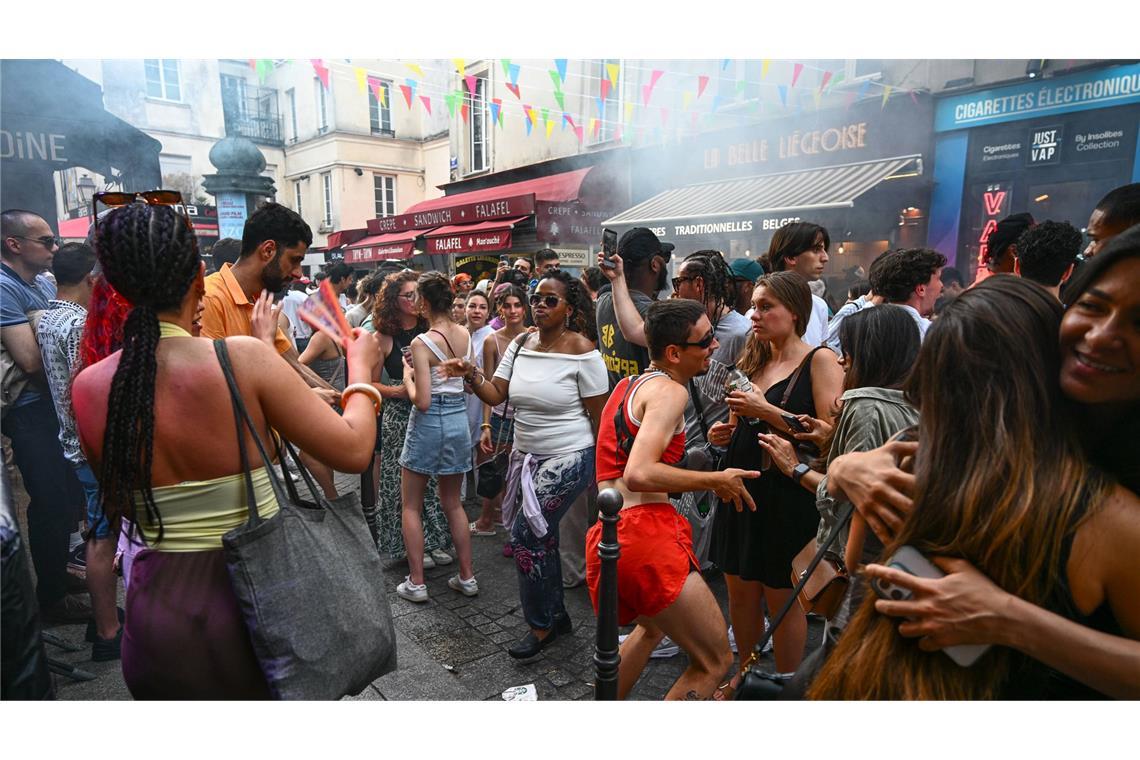 Was steckt hinter den Spritzenattacken in Frankreich? Insgesamt 145 Frauen meldeten beim Fête de la Musique in Frankreich Angriffe mit Spritzen oder Nadeln, 21 davon in Paris, weil sie mit einer Spritze gestochen worden waren.