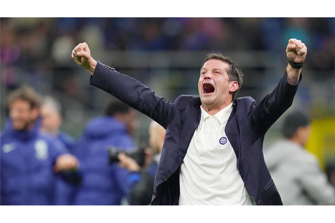 Inter Mailands Cheftrainer Cristian Chivu reagiert nach dem Sieg über den AC Como.