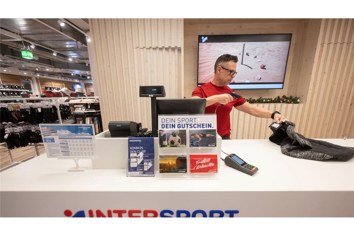 Leerstand als Gelegenheit: Innenstädte doch mit Zukunft? Intersport expandiert ebenfalls - bis 2030 soll es mindestens 100 neue Geschäfte geben. (Archivbild)