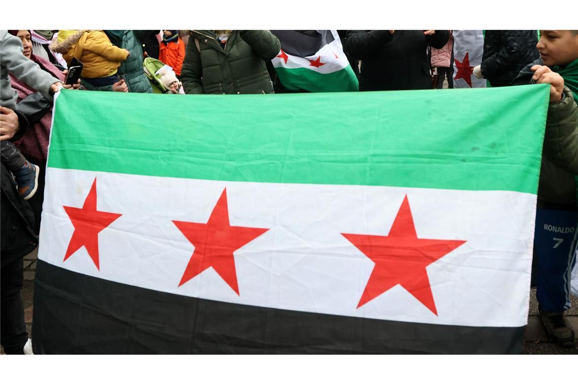 Iran hofft weiterhin auf gute Beziehungen mit Syrien Iran hofft auch nach dem Machtwechsel in Damaskus auf gute Beziehungen mit Syrien.
