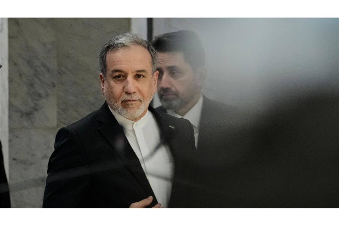 Irans Außenminister Araghtschi beansprucht die Kontrolle über die Meerenge für sein Land.
