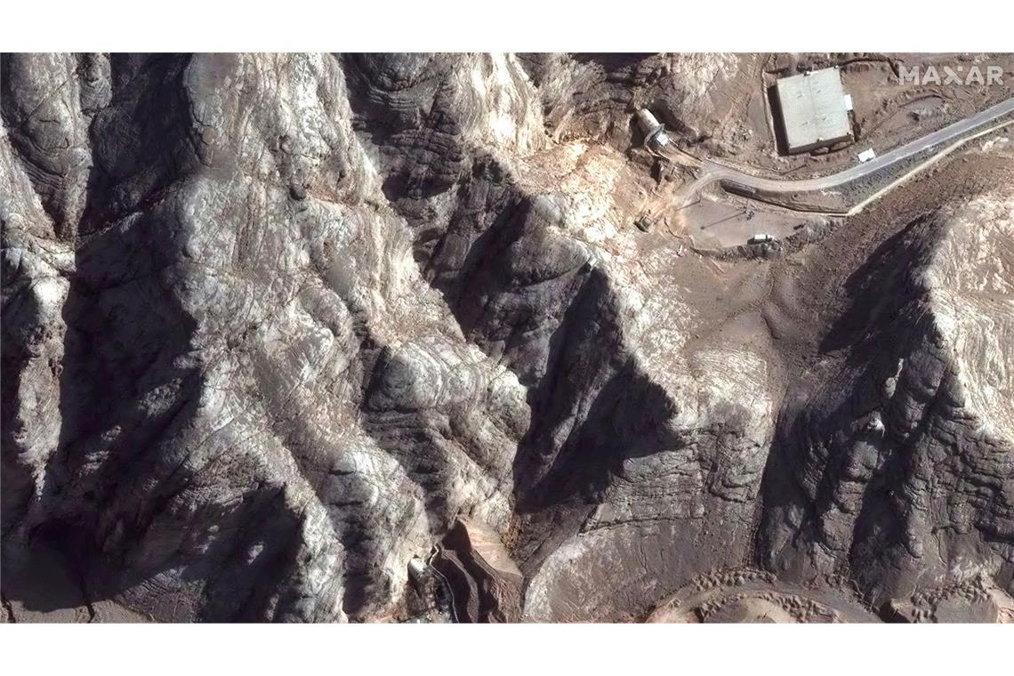 Irans hochangereichertes Uran soll sich sehr tief unter Irans Atomanlagen befinden. (Archivbild)