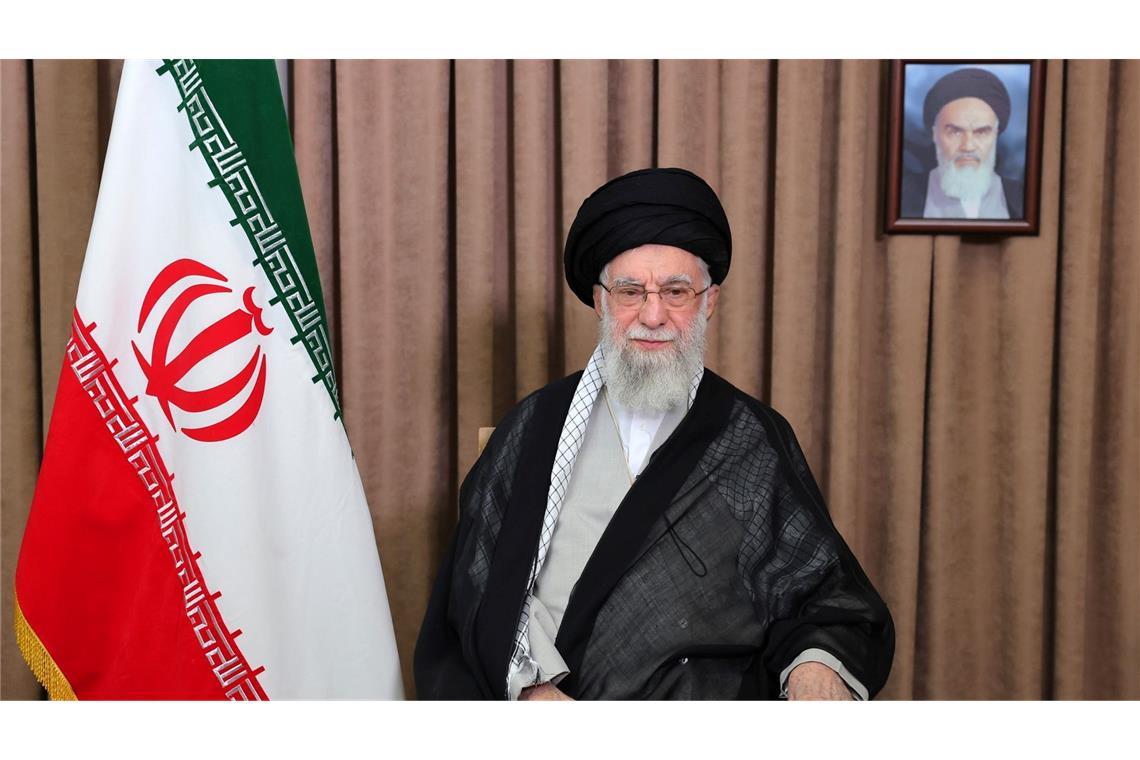 Nach Raketen aus Iran: Israels Militär greift Teheran an Irans oberster Führer Chamenei droht Israel.