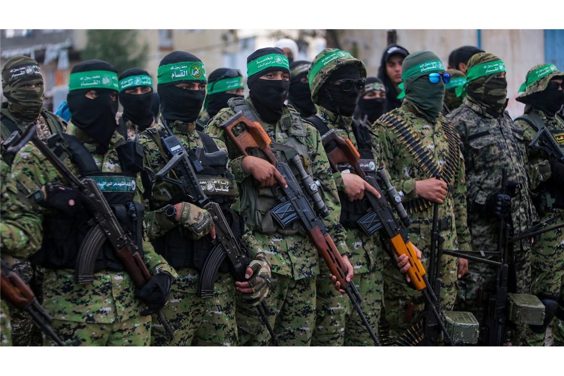 Hamas: Geiseln könnten bei neuen Kämpfen getötet werden Islamisten im Gazastreifen halten nach israelischen Informationen noch 24 Geiseln und 35 Leichen von Verschleppten im Gazastreifen fest.