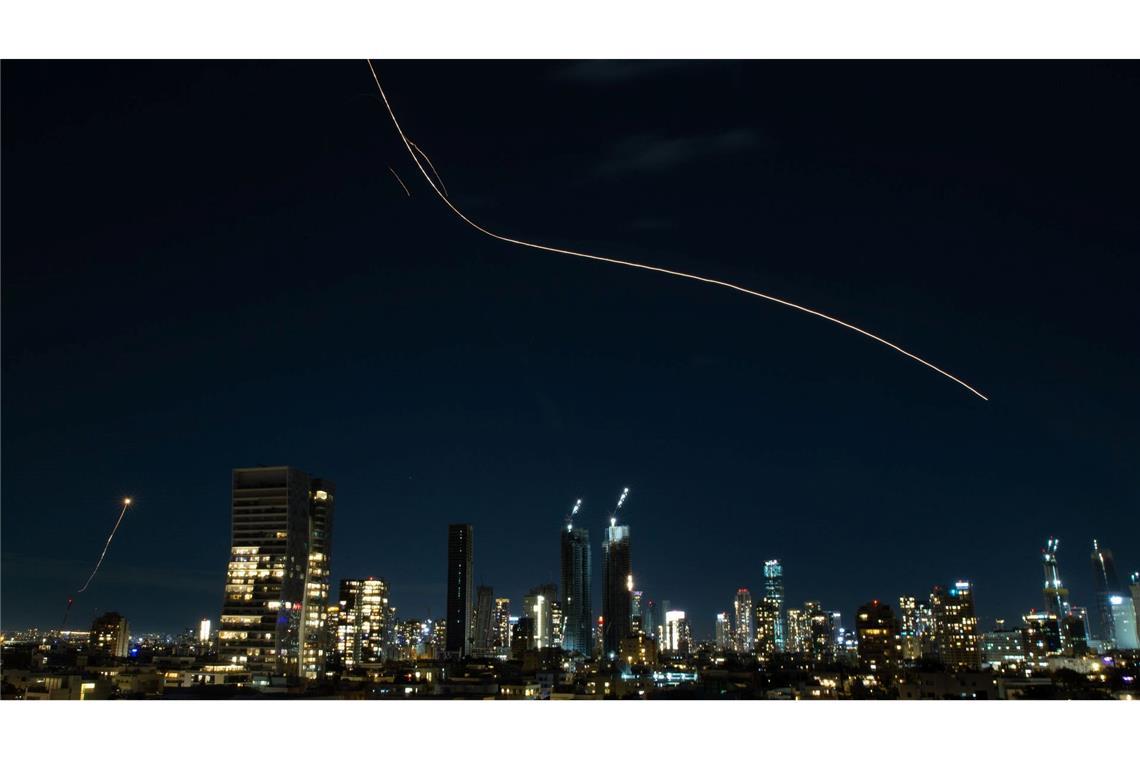 Iran-Krieg weitet sich aus - Hisbollah greift Israel an