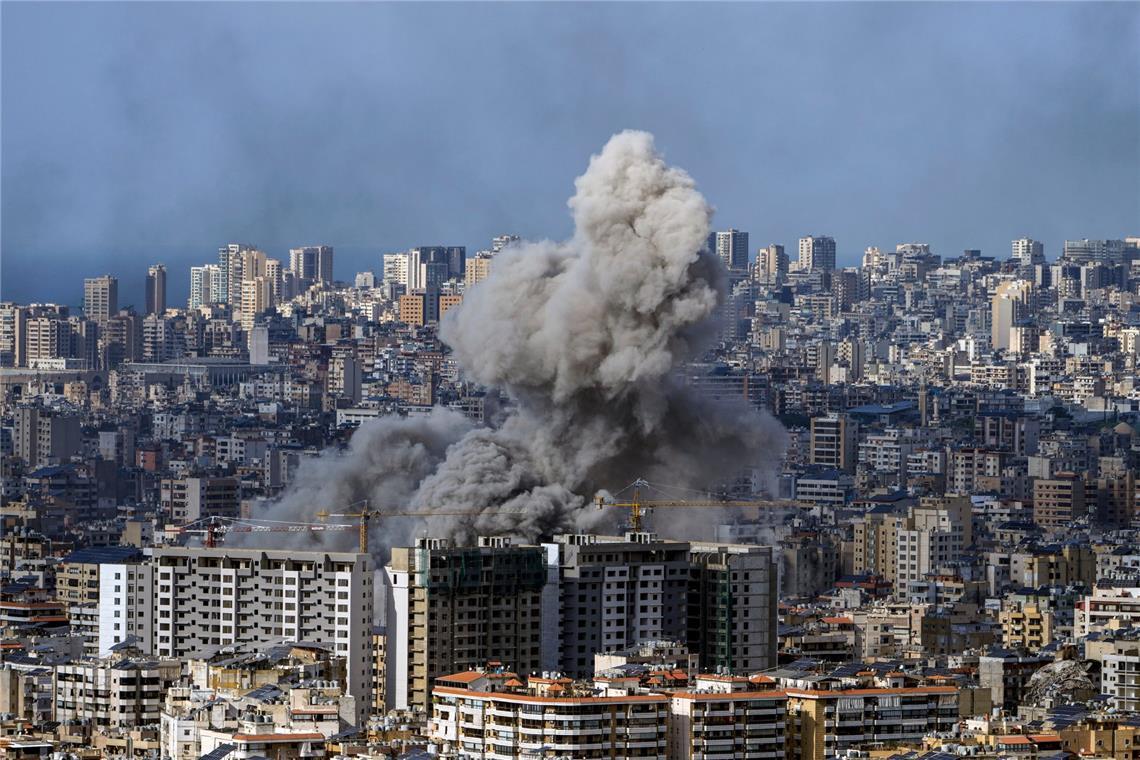 Israels Armee erklärt weitere Hamas-Geisel für tot Israel hat nach der Ankündigung einer Waffenruhe erneut einen libanesischen Grenzübergang zu dessen Nachbarland Syrien bombardiert. (Archivbild)