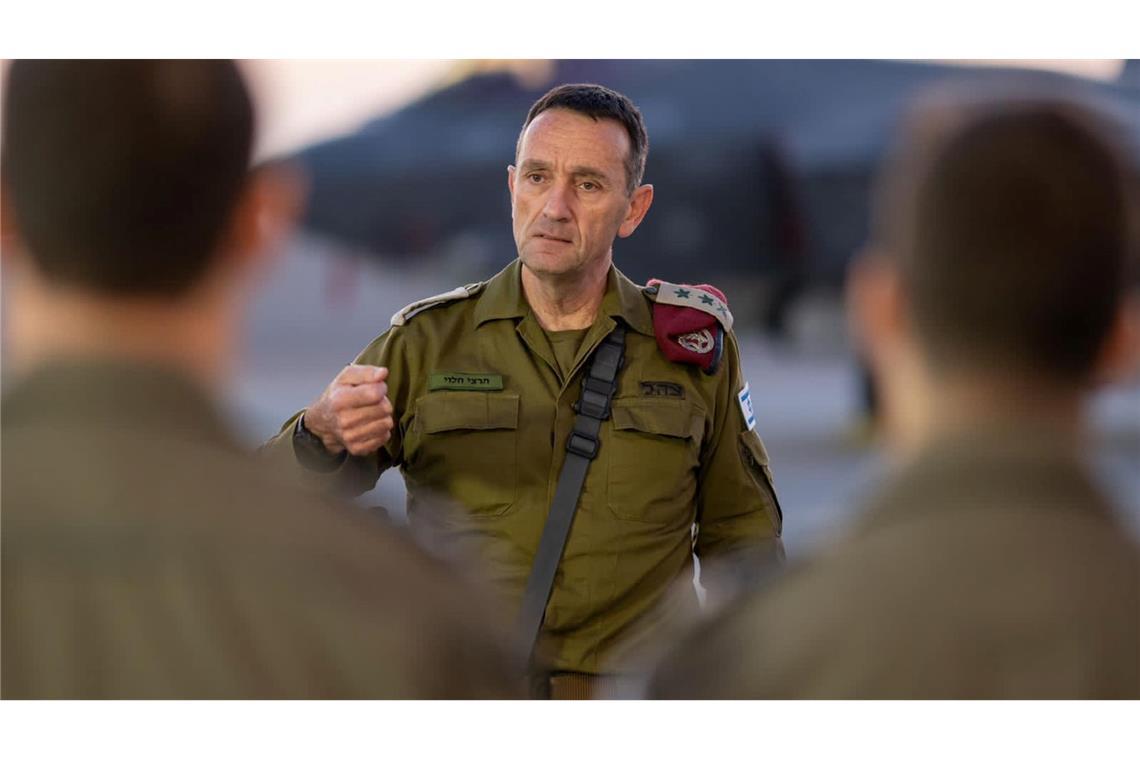 Israels Armee sieht Syrien als weitere Front an Israel sieht sich nach Worten seines Generalstabschefs Herzi Halevi nach dem Umsturz in Syrien mit einer weiteren Front auf den Golanhöhen konfrontiert.