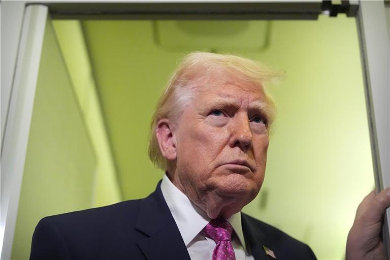 Israel und der Libanon werden nach Angaben von US-Präsident Donald Trump heute zu Gesprächen auf höchster Ebene zusammenkommen.