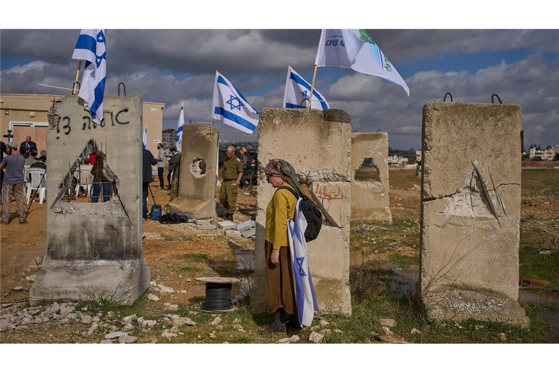 Israelische Siedler bei der Einweihung einer neuen Siedlung im Westjordanland. (Archivbild)