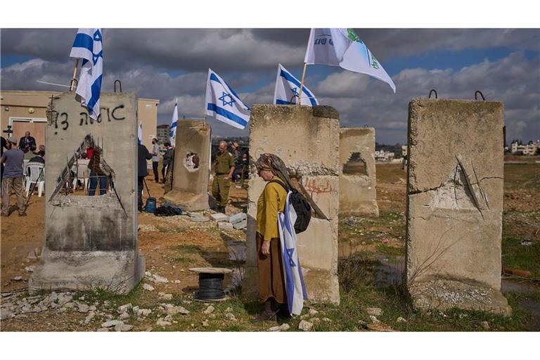Israelische Siedler bei der Einweihung einer neuen Siedlung im Westjordanland. (Archivbild)
