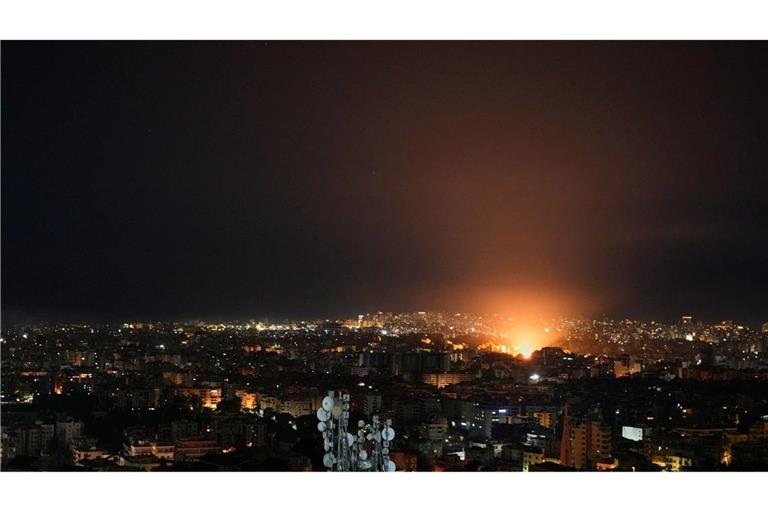 Israels Armee greift weiter im Libanon an.