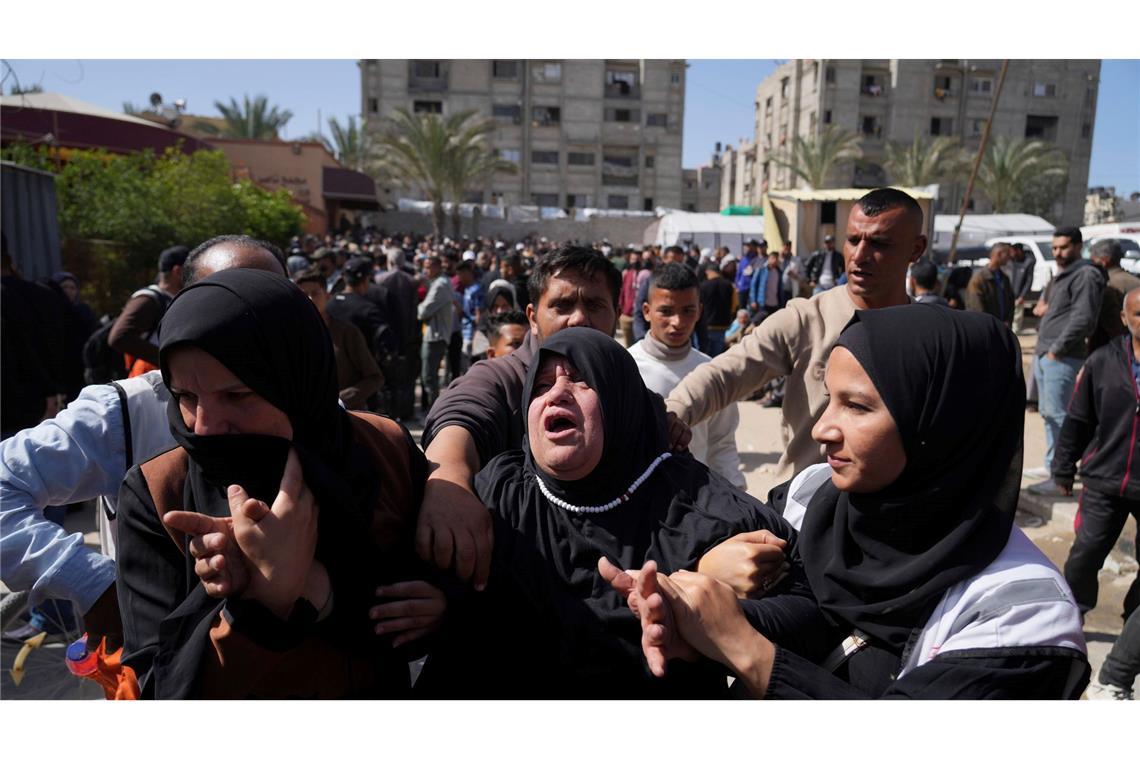 Bericht: Israels Armee bestreitet Hinrichtung von Rettern Israels Armee ist nach dem Tod von Rettungskräften in Gaza in Erklärungsnot. (Archivbild)