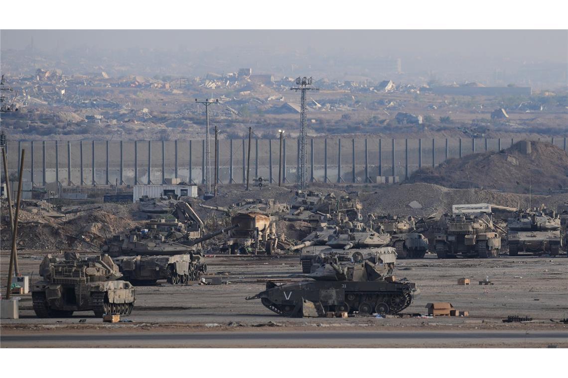 Israels Armee will die Waffenruhe nach heftigen Angriffen auf Ziele in Gaza nun wieder einhalten.