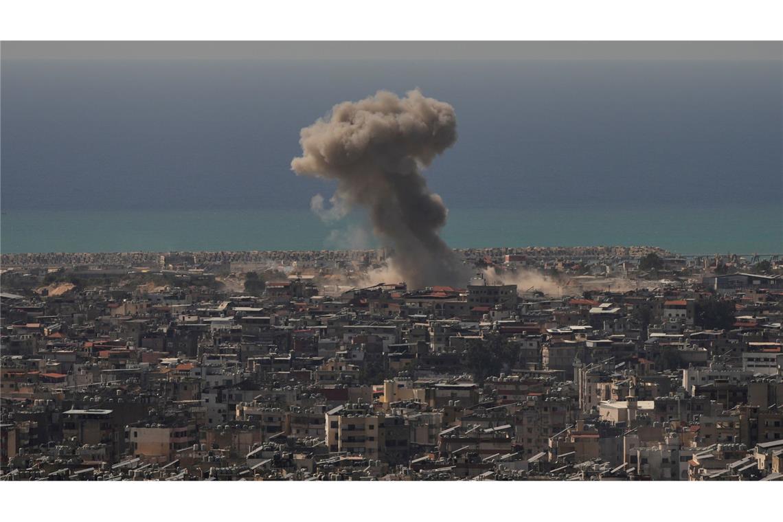 Israels Luftwaffe fliegt massive Angriffe im Libanon.