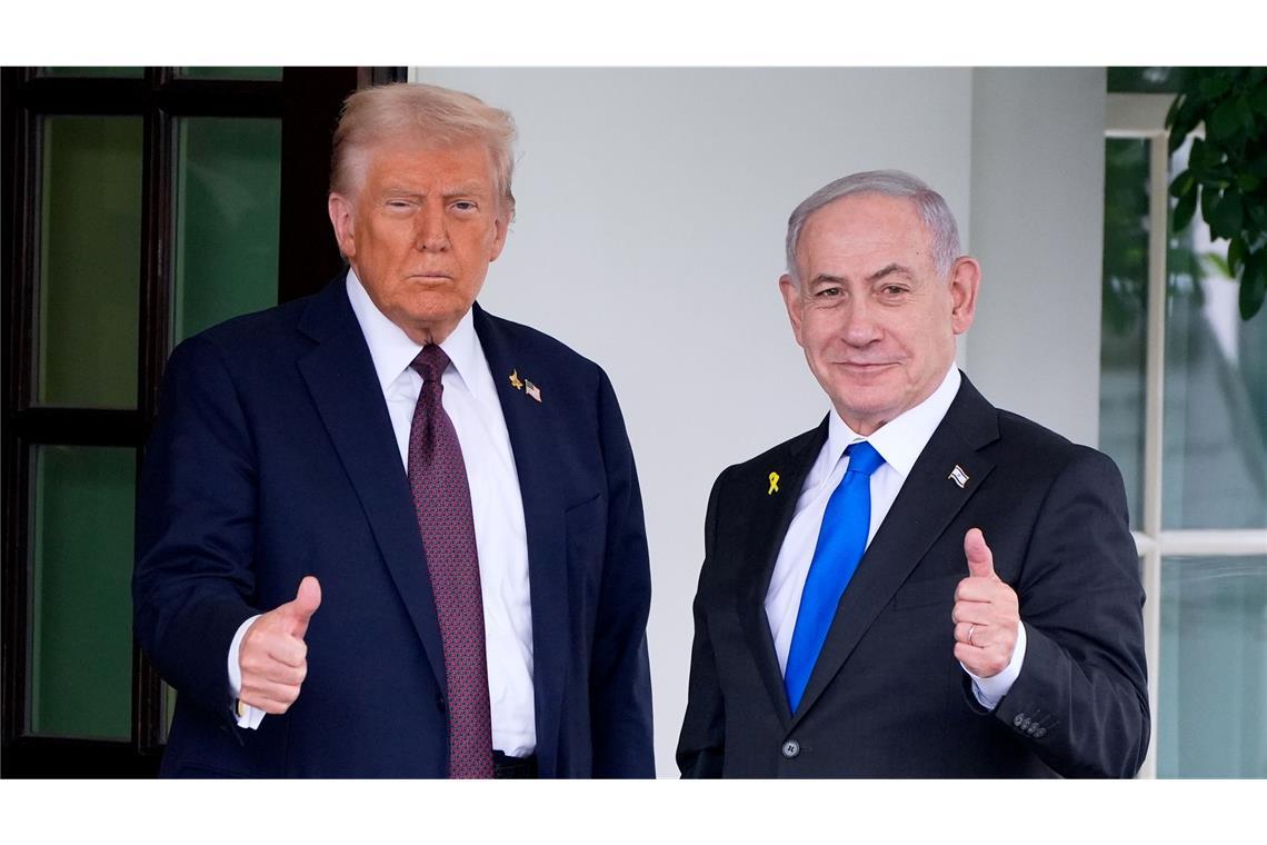 Netanjahu akzeptiert US-Plan zur Beendigung des Gaza-Kriegs Israels Ministerpräsident Benjamin Netanjahu traf US-Präsident Donald Trump am Montag im Weißen Haus.