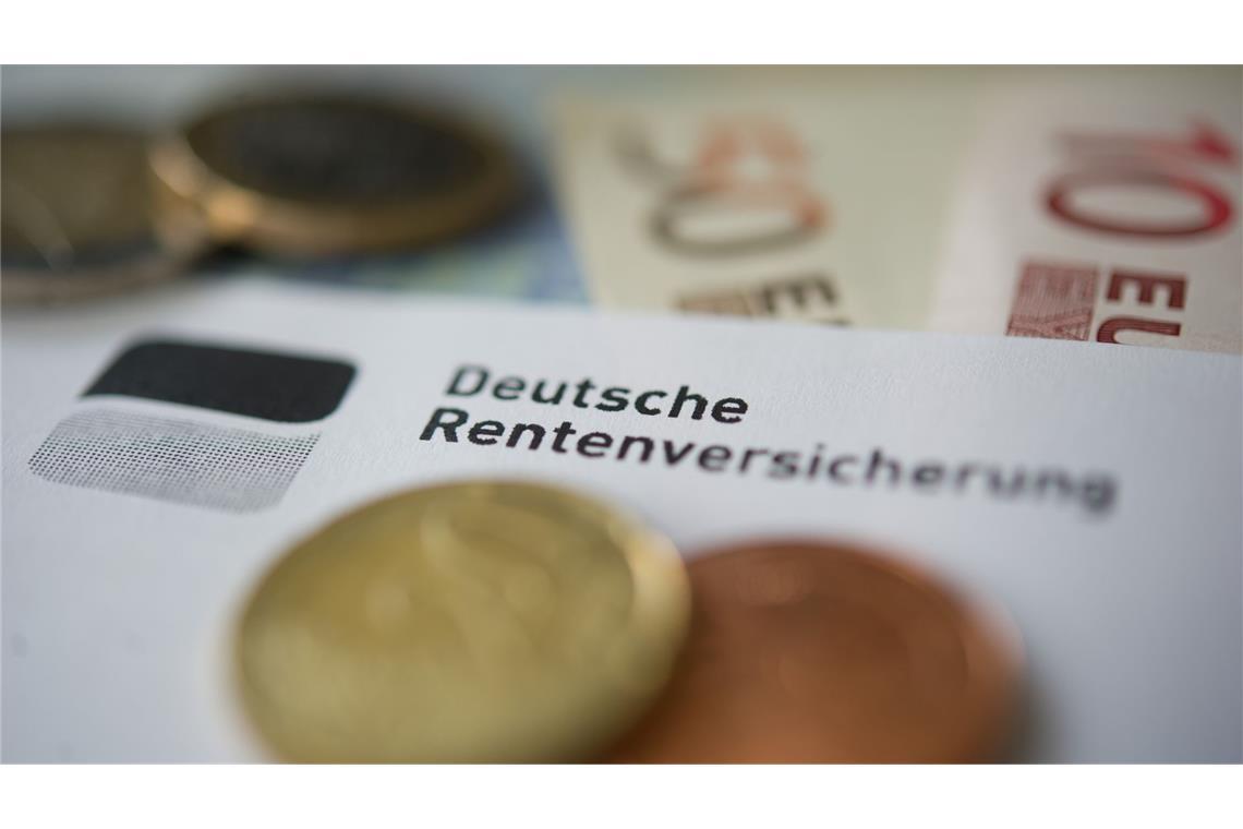 Sozialverband: Neue Beamte sollen in Rentenkasse einzahlen Ist das deutsche Rentensystem gerecht?