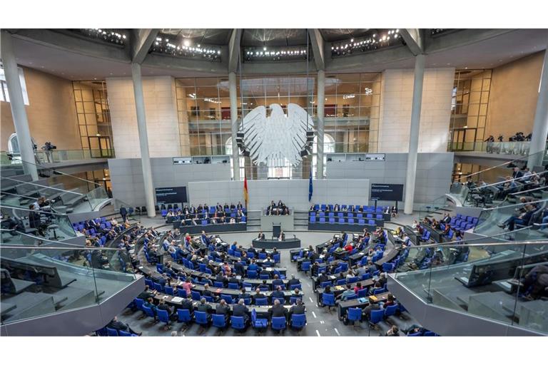 Ist der Angriff der USA und Israels auf die USA völkerrechtswidrig? Für die Wissenschaftlichen Dienste des Bundestags ist die Antwort recht eindeutig. (Symbolbild)