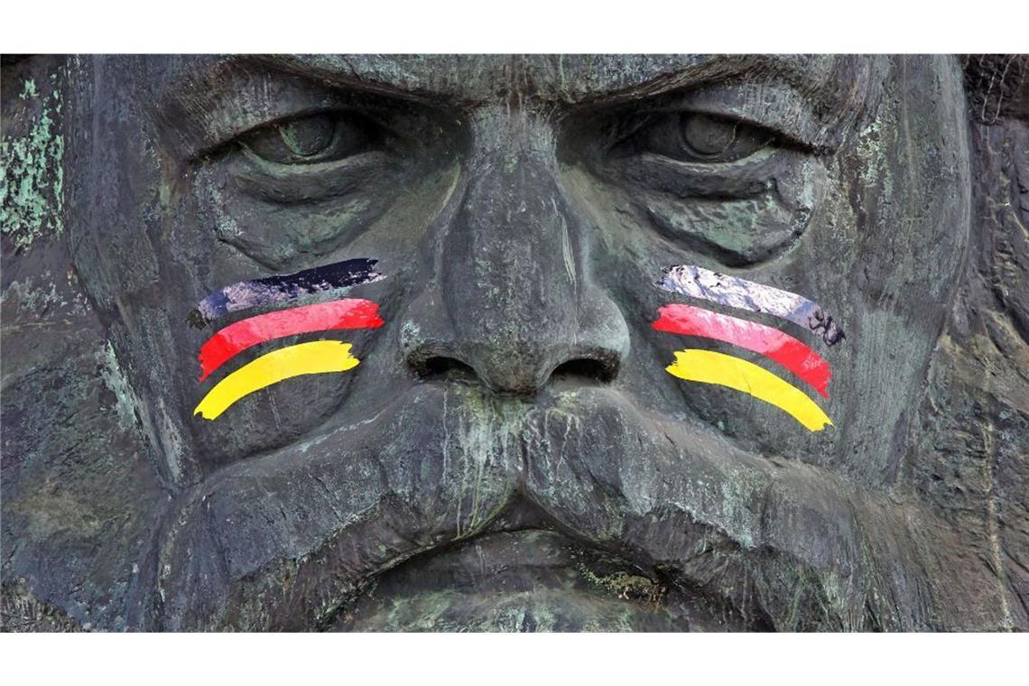 Karl Marx veröffentlicht das „Manifest der Kommunistischen Partei“ Ist deshalb alles falsch, was der Philosoph mit dem Prophetenbart auf Tausenden von Seiten ausgebreitet hat? „Mitnichten“, sagt der langjährige Chef des Ifo-Instituts für Wirtschaftsforschung in München, Hans-Werner Sinn. Vor allem Marx’ Krisentheorien seien heute wieder „hochaktuell“.