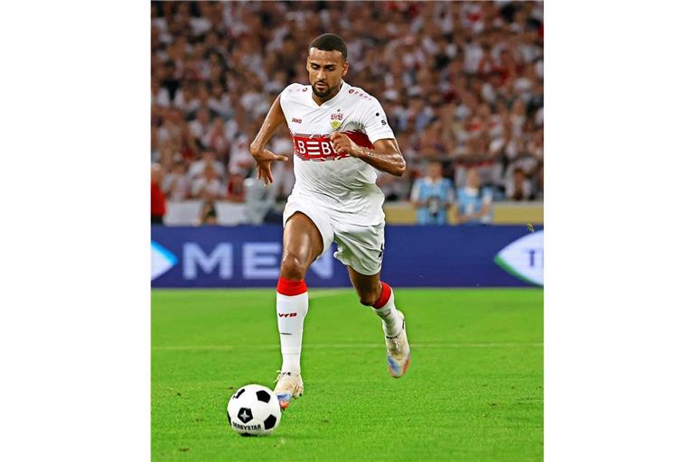 Ist nach einer starken Vorbereitung auf der rechten Abwehrseite beim VfB Stuttgart gesetzt: Josha Vagnoman
         Foto: Baumann