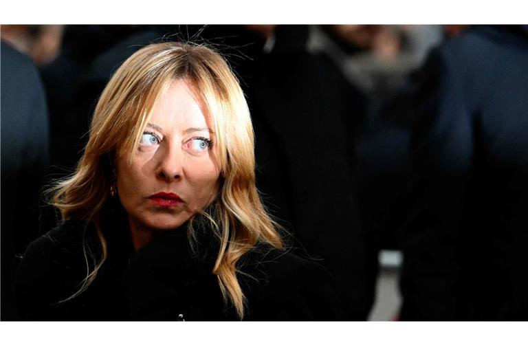 Italiens Ministerpräsidentin Giorgia Meloni: Auch zwei Wochen nach der Brandkatastrophe  im Nachbarland Schweiz beschäftigt das  Schicksal der Opfer die  Italiener.